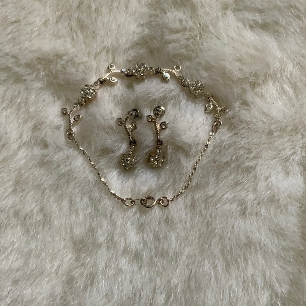 Daisy Bracelet and Earring Set
